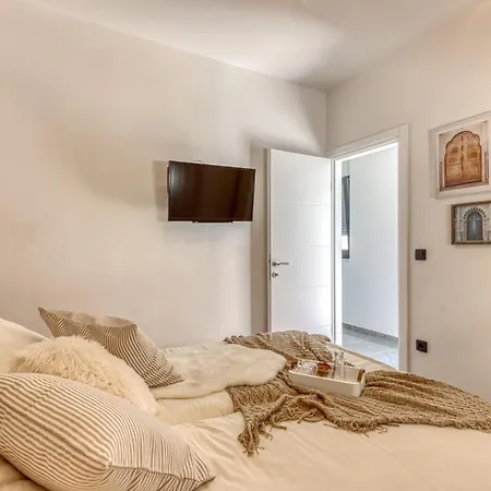 Aurana Zadarvillas *